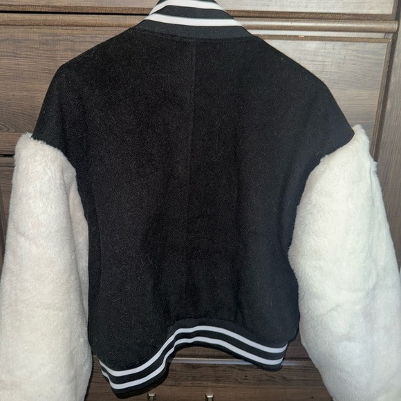 AKIRA Black Quilted Jacket - Picture 3 of 4